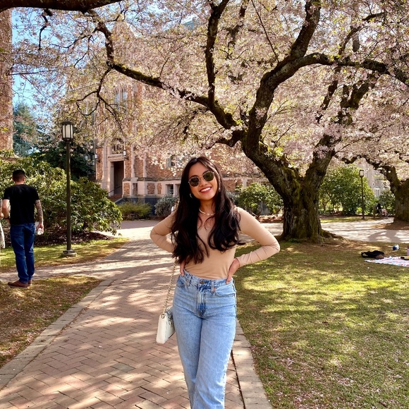 Meet your Posher, Ann - Picture 1 of 1